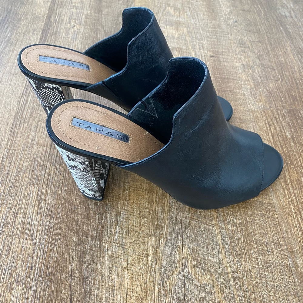 Tahari Snakeskin Block Heel, Size 8.5